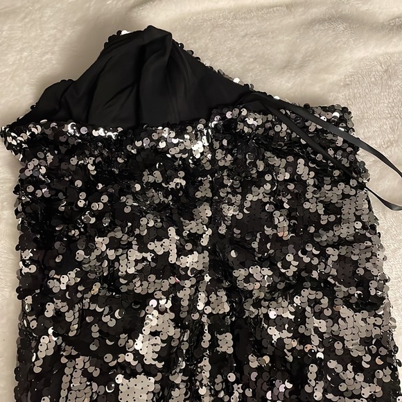 Black/silver sequin dress. - Picture 4 of 6
